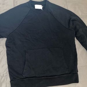 Everlane Medium Black sweater with pockets
